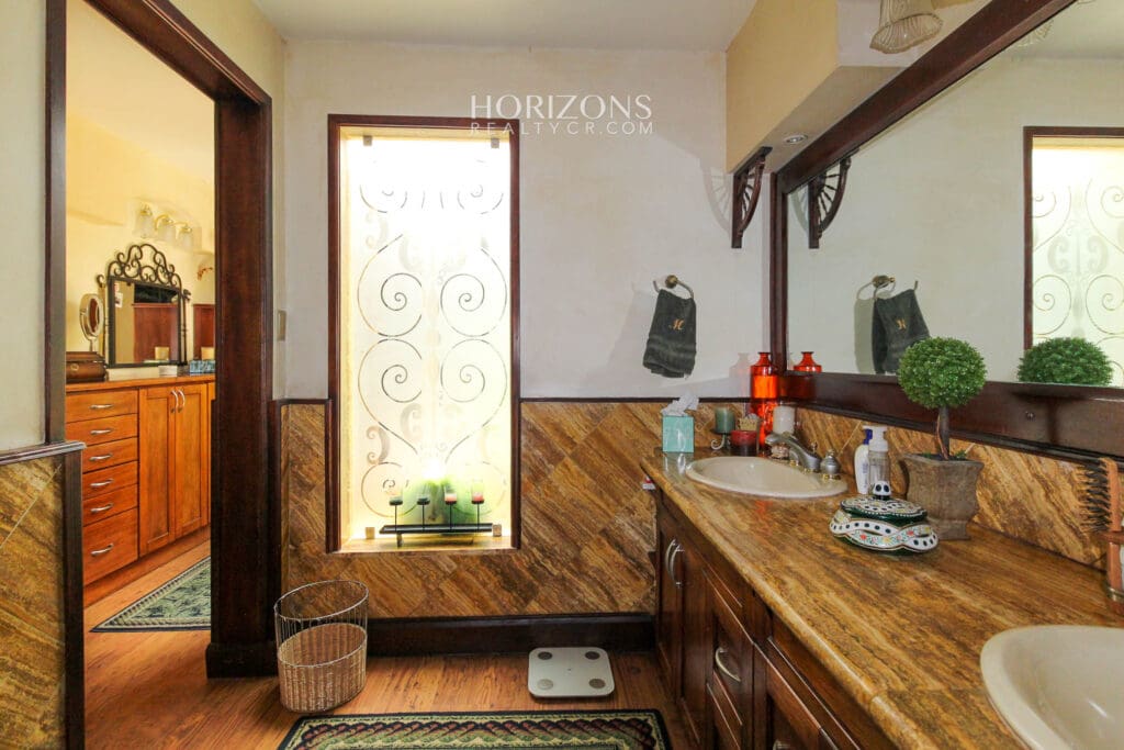 Casa Estilo Colonial en San Rafael Montes de Oca Habitaciones en Primera Planta nja1148