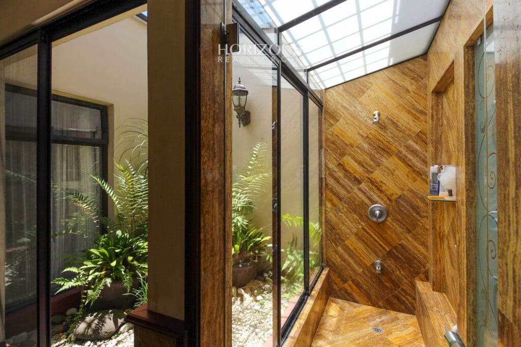 Casa Estilo Colonial en San Rafael Montes de Oca Habitaciones en Primera Planta nja1148