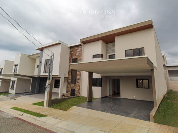 ¡Casa Nueva! De 3 Habitaciones Y Oficina + Sala De Tv En Condominio Distrito San Juan Nja1151