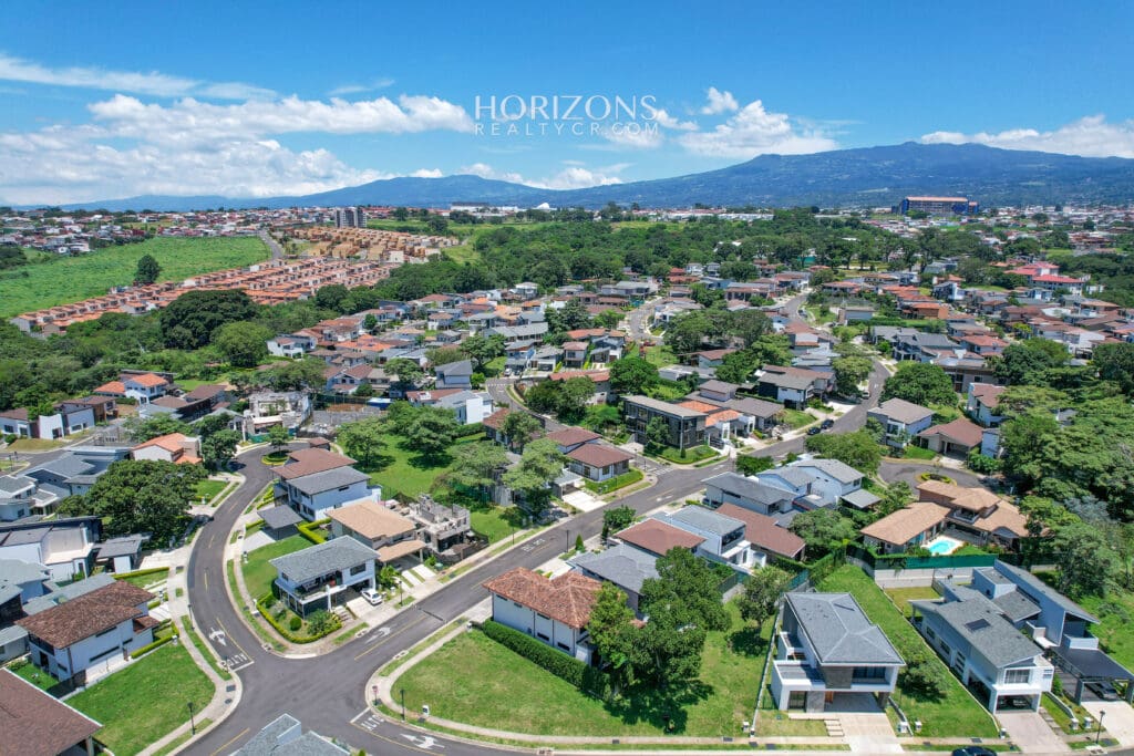Lote En Condominio Tierras De Cafe En Heredia 372M2 Con 19M De Frente Oportunidad!