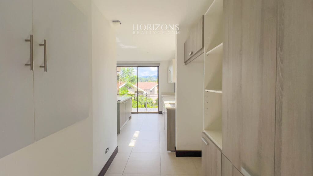 Casa 3 Habitaciones + Oficina y Cuarto de servicio En Condominio la Estefana Sabanilla Amplio Patio nja1156