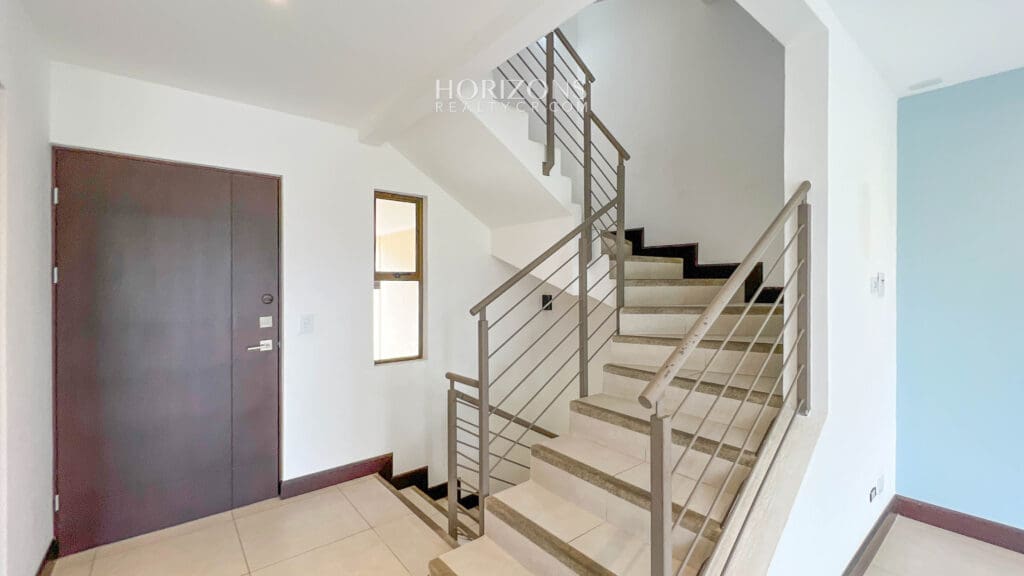 Casa 3 Habitaciones + Oficina y Cuarto de servicio En Condominio la Estefana Sabanilla Amplio Patio nja1156