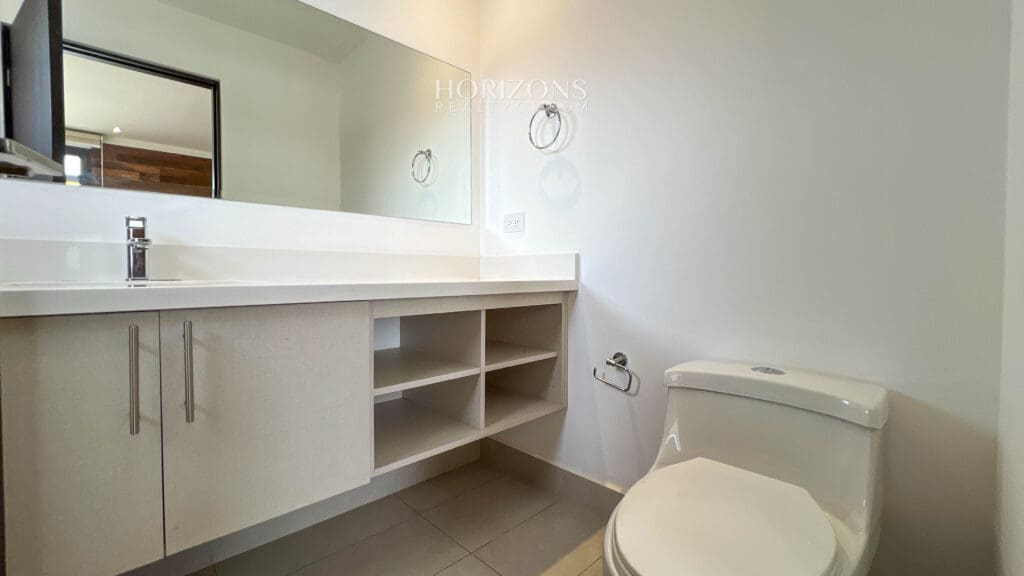 Casa 3 Habitaciones + Oficina y Cuarto de servicio En Condominio la Estefana Sabanilla Amplio Patio nja1156