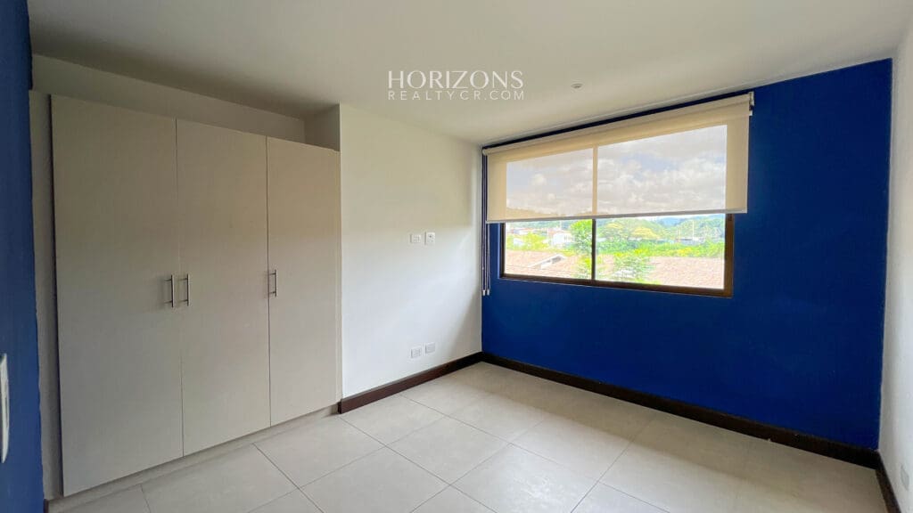 Casa 3 Habitaciones + Oficina y Cuarto de servicio En Condominio la Estefana Sabanilla Amplio Patio nja1156