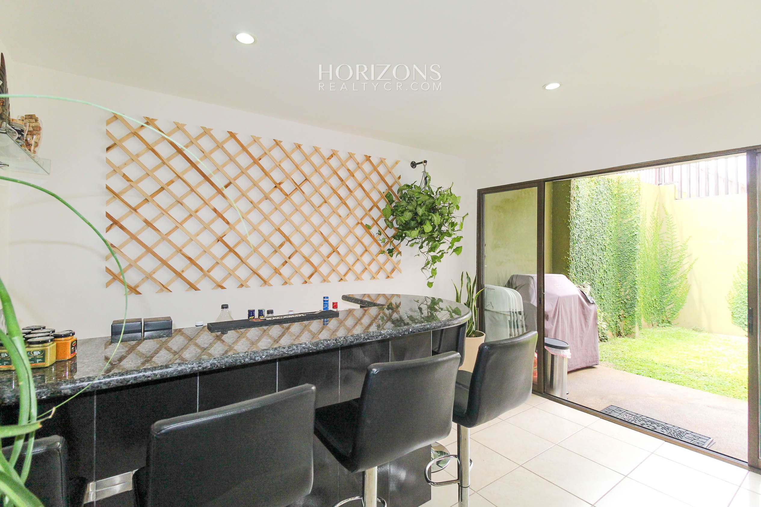 Hermosa Casa en Venta 3 Habitaciones + Cuarto de Servicio Residencial en Tres Ríos nja1157