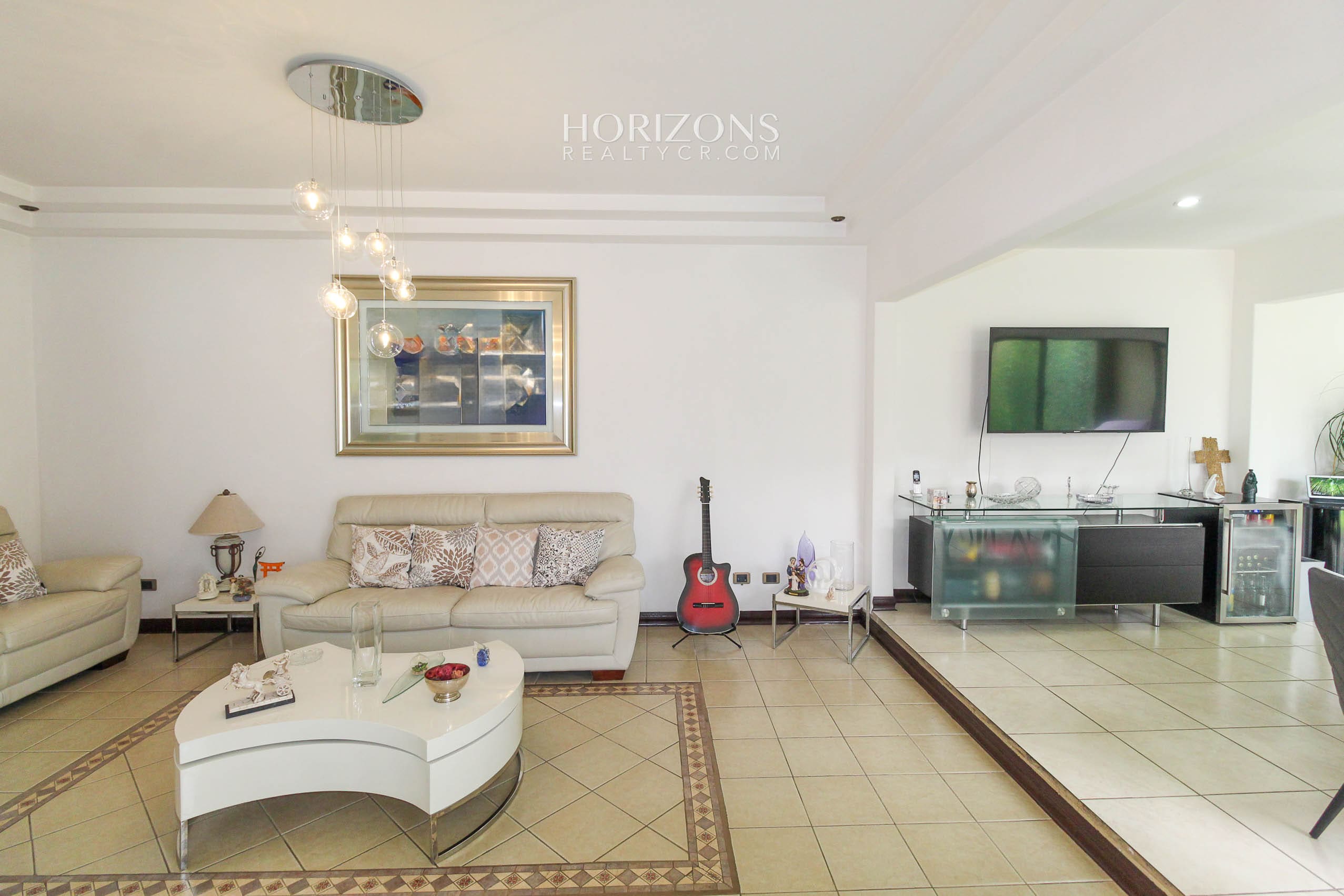 Hermosa Casa en Venta 3 Habitaciones + Cuarto de Servicio Residencial en Tres Ríos nja1157