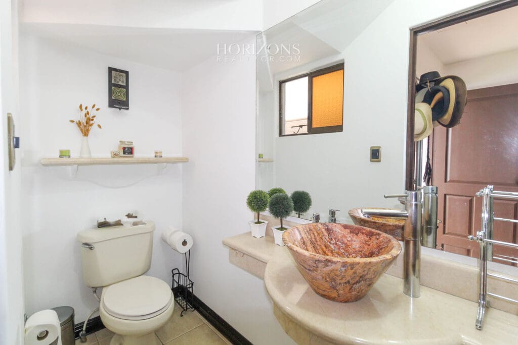 Hermosa Casa en Venta 3 Habitaciones + Cuarto de Servicio Residencial en Tres Ríos nja1157