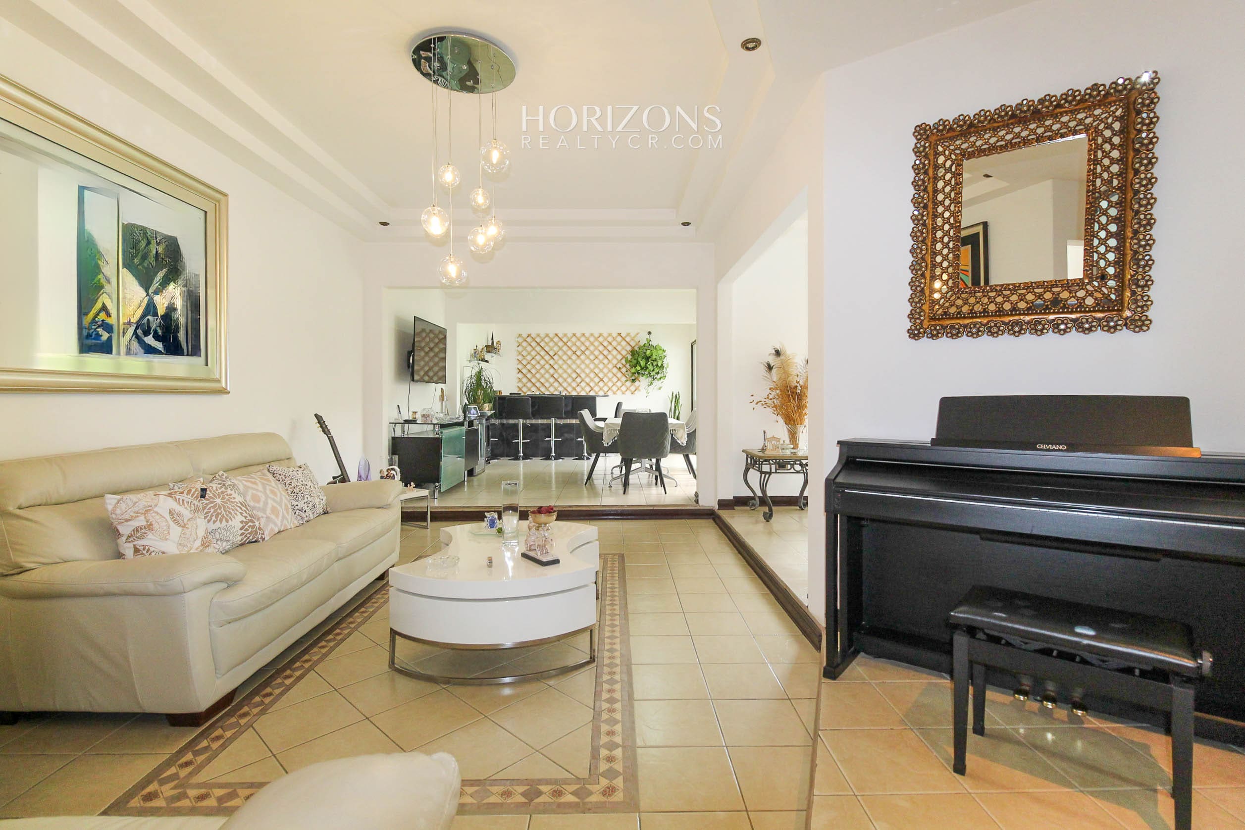 Hermosa Casa en Venta 3 Habitaciones + Cuarto de Servicio Residencial en Tres Ríos nja1157