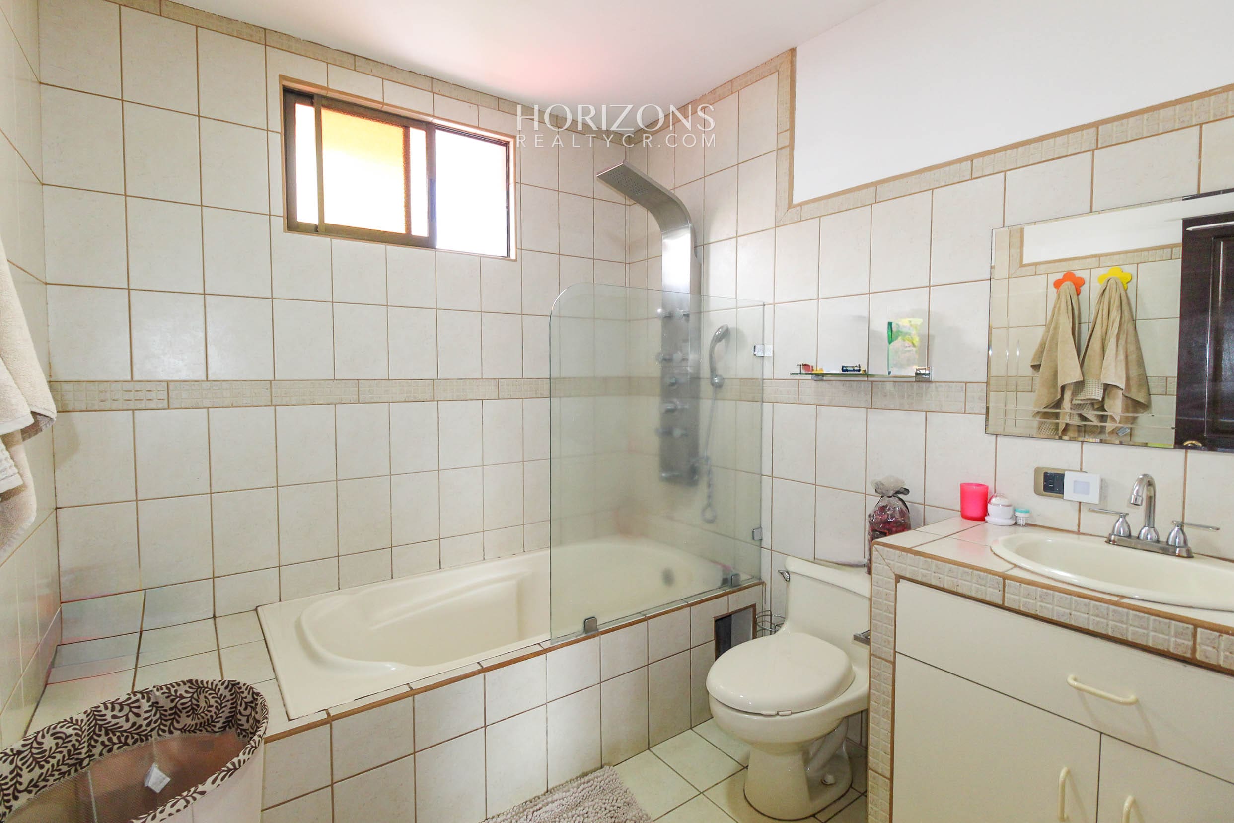 Hermosa Casa en Venta 3 Habitaciones + Cuarto de Servicio Residencial en Tres Ríos nja1157