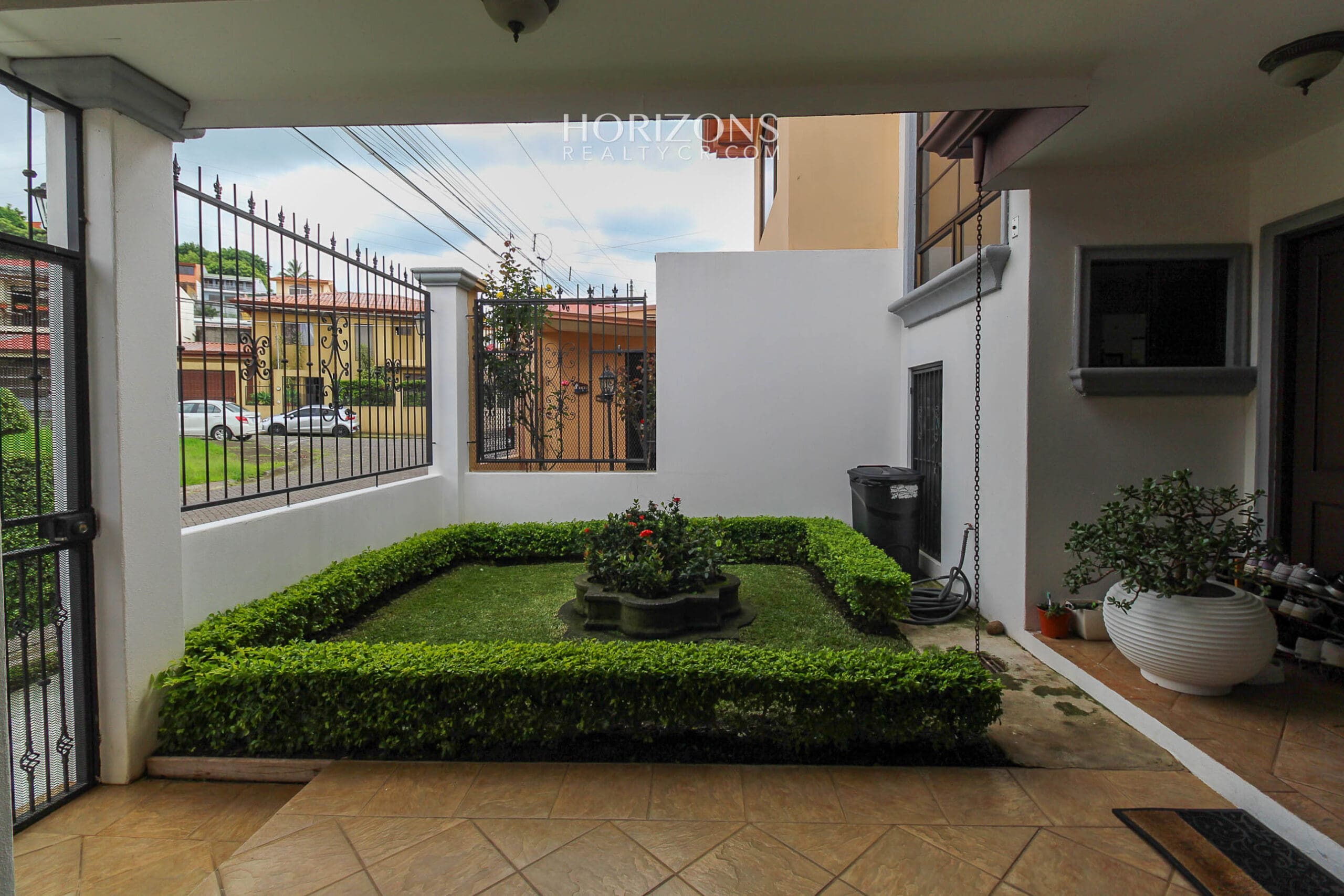Hermosa Casa en Venta 3 Habitaciones + Cuarto de Servicio Residencial en Tres Ríos nja1157