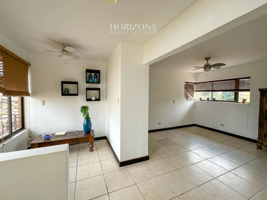 Venta de Casa en Valle del Sol 4 Habitaciones Principal en Primera Planta nar01