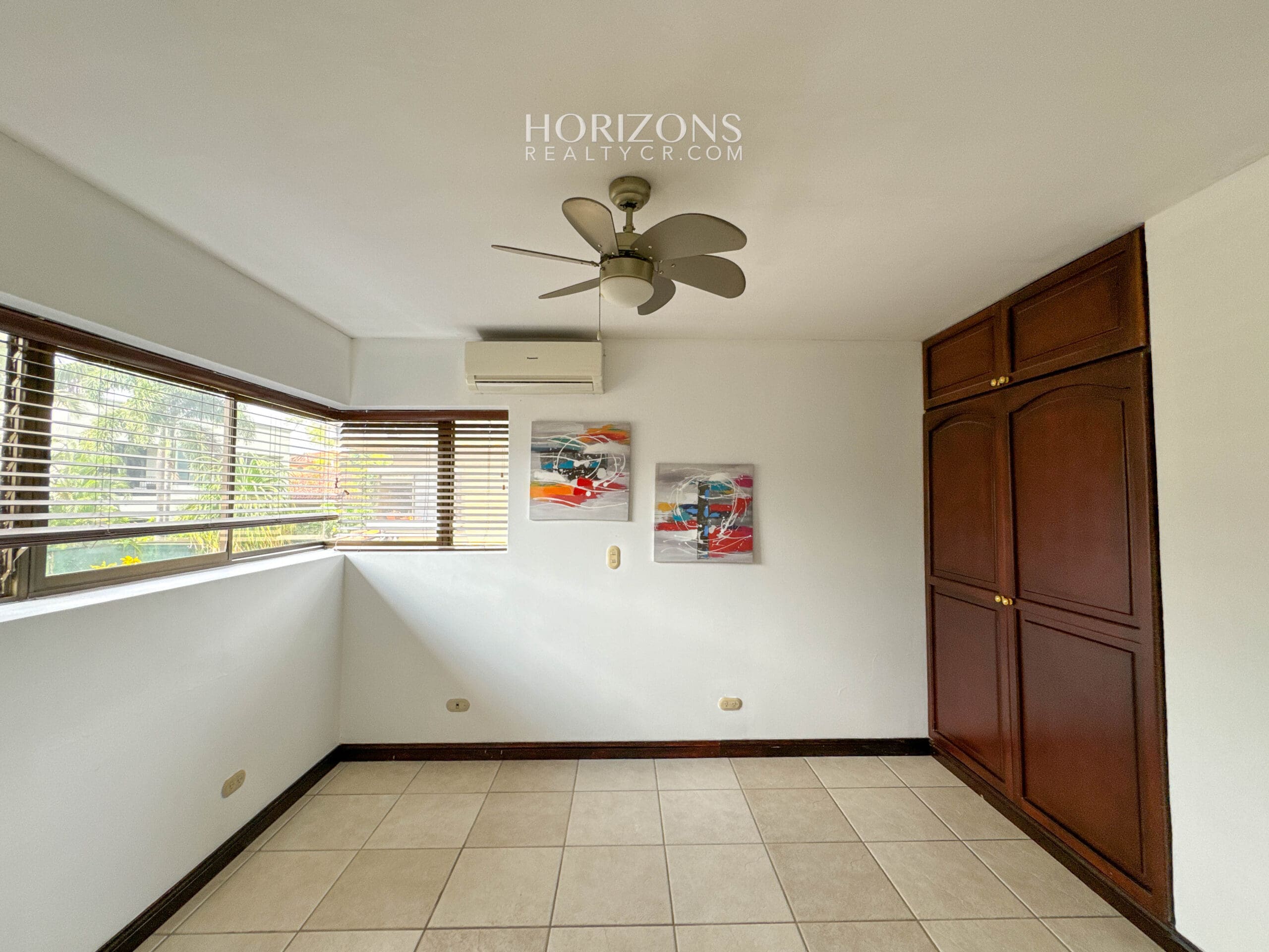 Venta de Casa en Valle del Sol 4 Habitaciones Principal en Primera Planta nar01