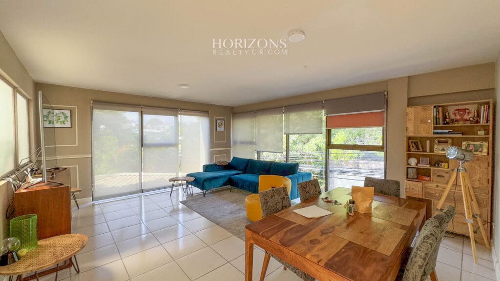 Casa En Venta los Yoses 3 Habitaciones más Oficina Hermosas Vistas a 1.8km UCR nja1166