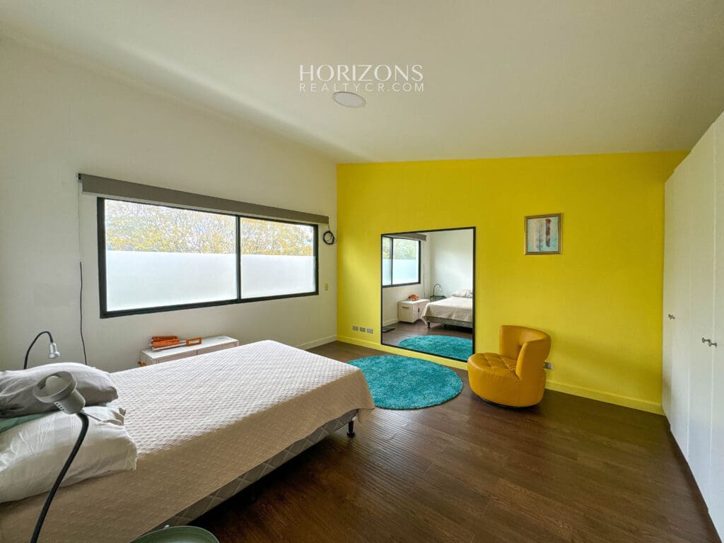 Casa En Venta los Yoses 3 Habitaciones más Oficina Hermosas Vistas a 1.8km UCR nja1166