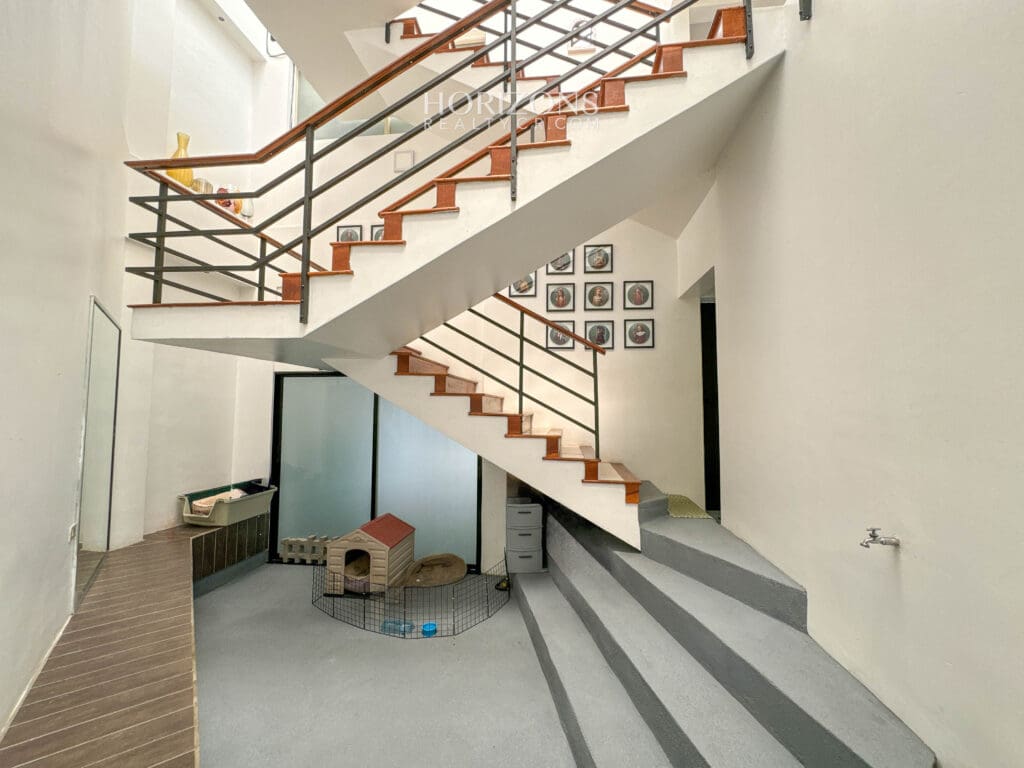 Casa En Venta los Yoses 3 Habitaciones más Oficina Hermosas Vistas a 1.8km UCR nja1166