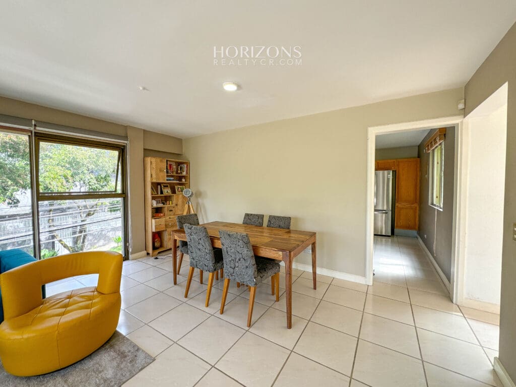 Casa En Venta los Yoses 3 Habitaciones más Oficina Hermosas Vistas a 1.8km UCR nja1166