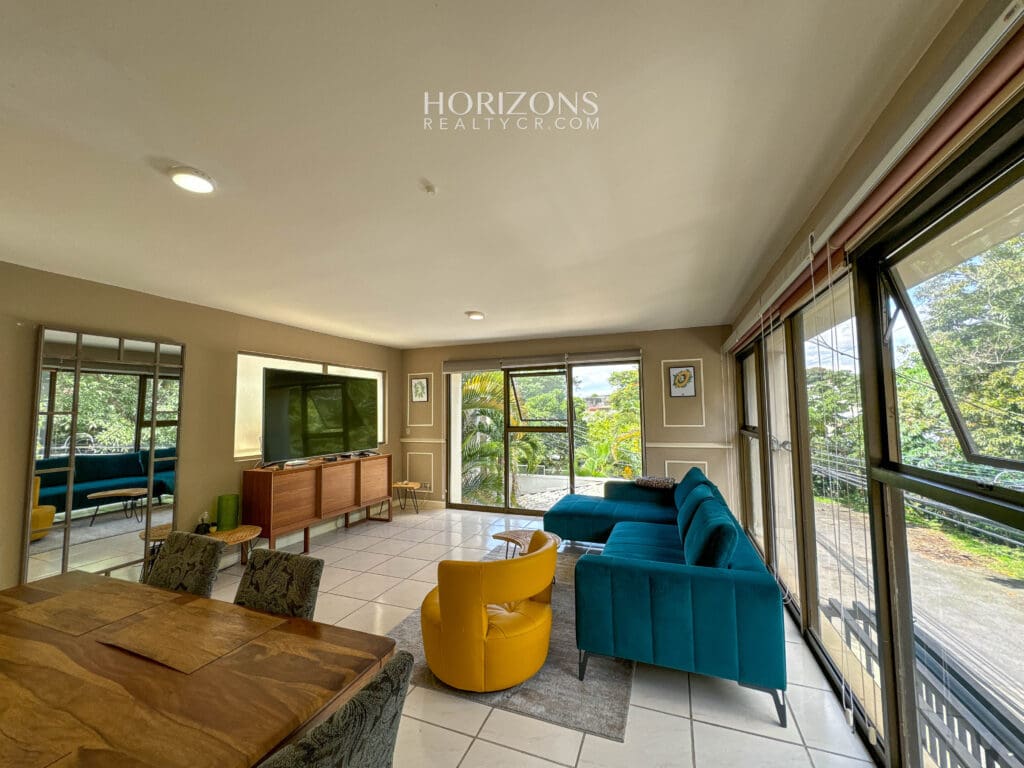 Casa En Venta los Yoses 3 Habitaciones más Oficina Hermosas Vistas a 1.8km UCR nja1166