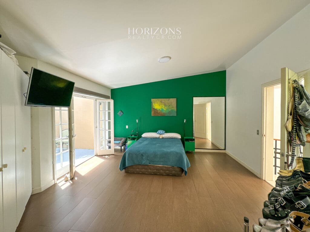 Casa En Venta los Yoses 3 Habitaciones más Oficina Hermosas Vistas a 1.8km UCR nja1166