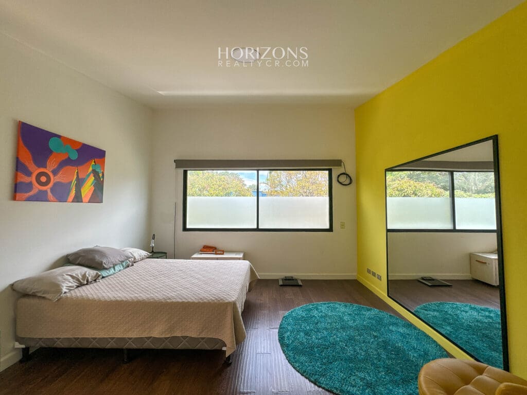 Casa En Venta los Yoses 3 Habitaciones más Oficina Hermosas Vistas a 1.8km UCR nja1166