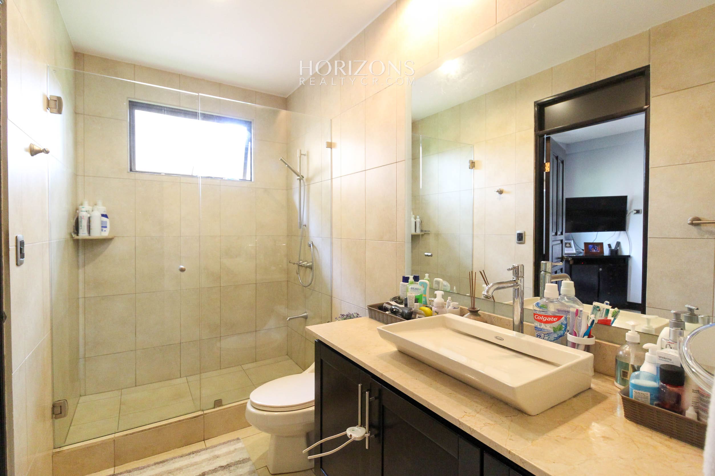 Se Vende Casa en Condominio Colonia del Roble En Guayabos Curridabat 3 Habitaciones y Patio nja1167