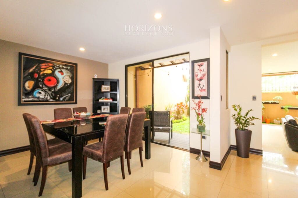 Se Vende Casa en Condominio Colonia del Roble En Guayabos Curridabat 3 Habitaciones y Patio nja1167