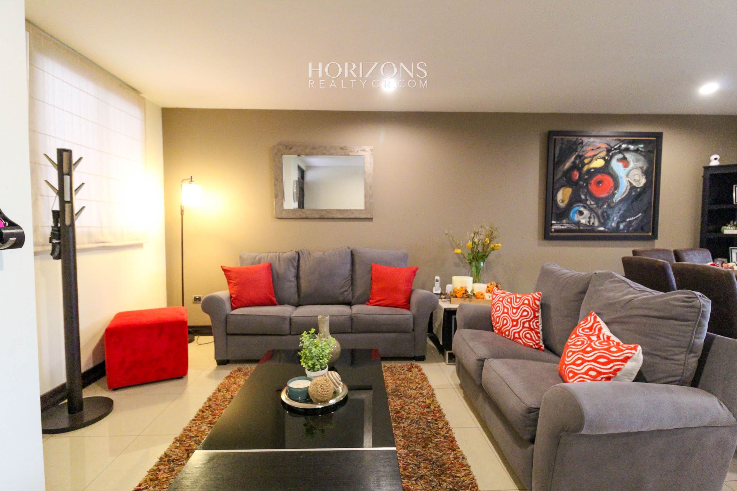 Se Vende Casa en Condominio Colonia del Roble En Guayabos Curridabat 3 Habitaciones y Patio nja1167