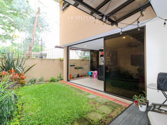 Se Vende Casa En Condominio Colonia Del Roble En Guayabos Curridabat 3 Habitaciones Y Patio Nja1167