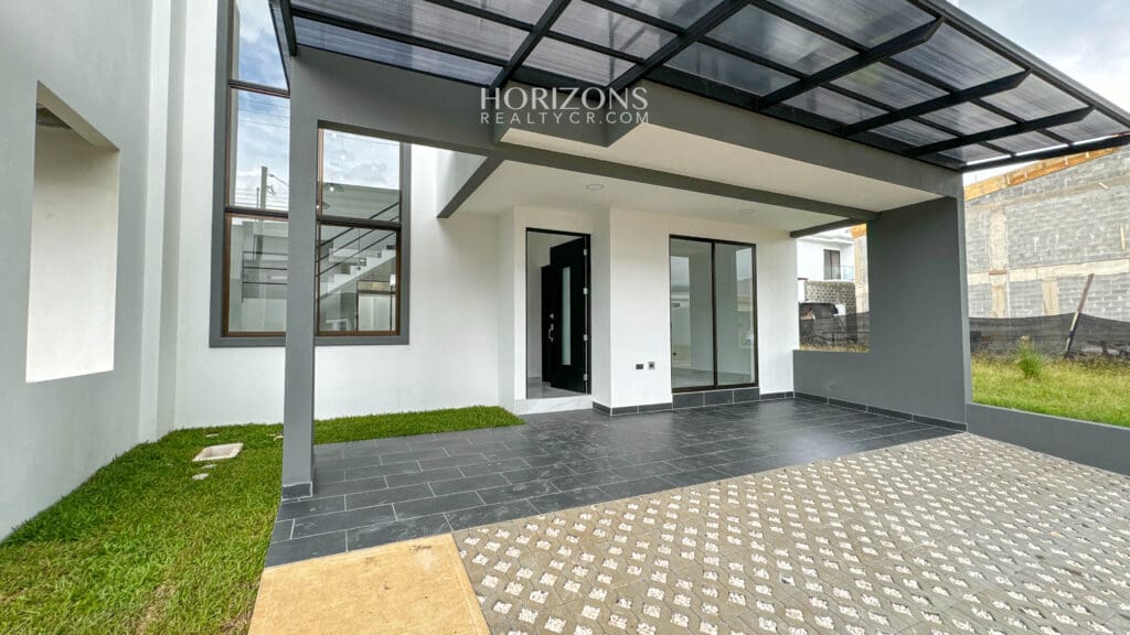 Estrene Casa Con 5 Habitaciones 1 En Primer Nivel Condominio Distrito San Juan Nja1170
