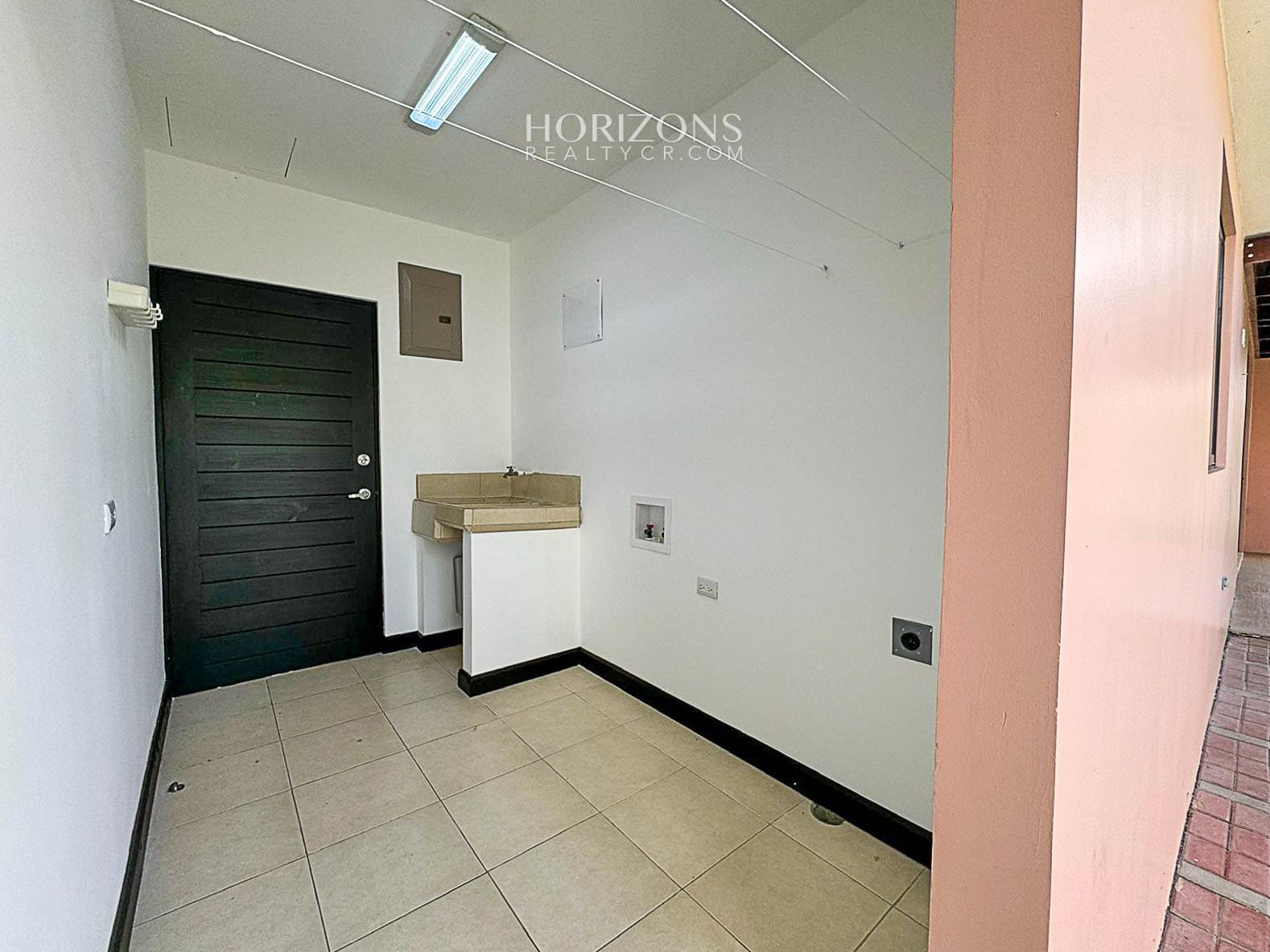 Casa moderna de 1 planta en Lomas de Montes de Oca en Venta 3 Habitaciones lote de 306m2  nja1172