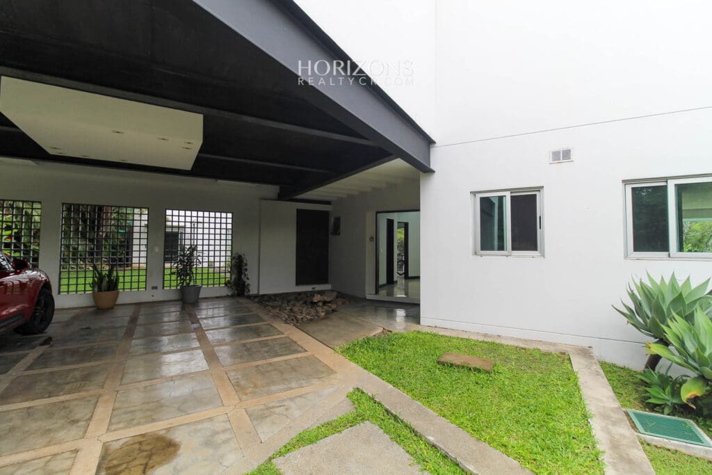 Casa Contemporánea en Eco Residencial Villa Real Elegancia y Lujo en Armonía con la Naturaleza nja1173