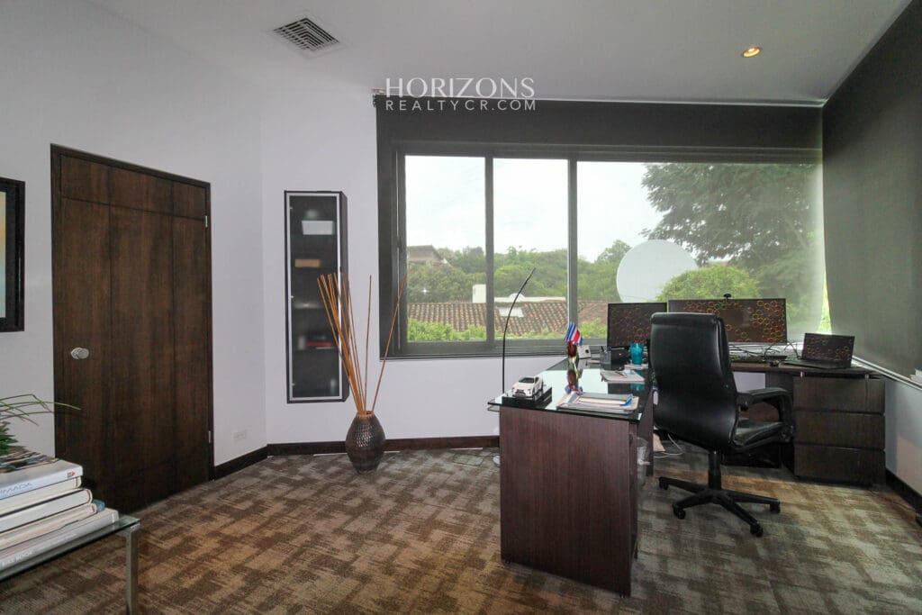 Casa Contemporánea en Eco Residencial Villa Real Elegancia y Lujo en Armonía con la Naturaleza nja1173