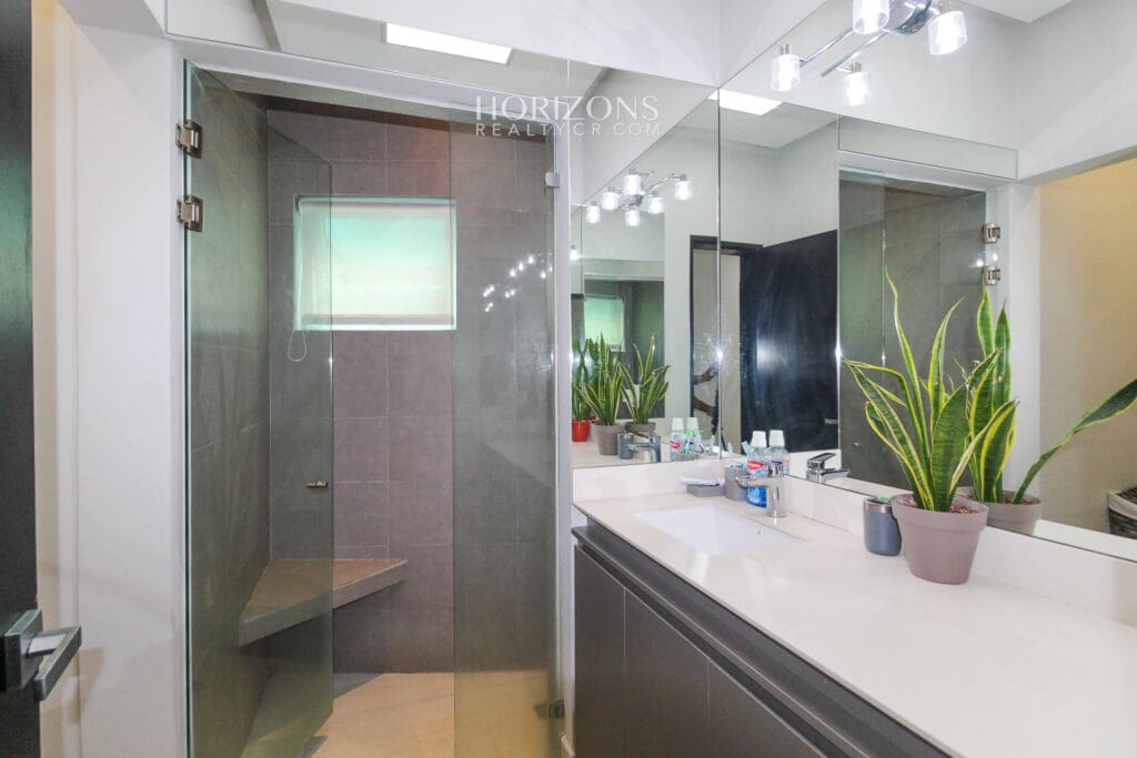 Casa Contemporánea en Eco Residencial Villa Real Elegancia y Lujo en Armonía con la Naturaleza nja1173