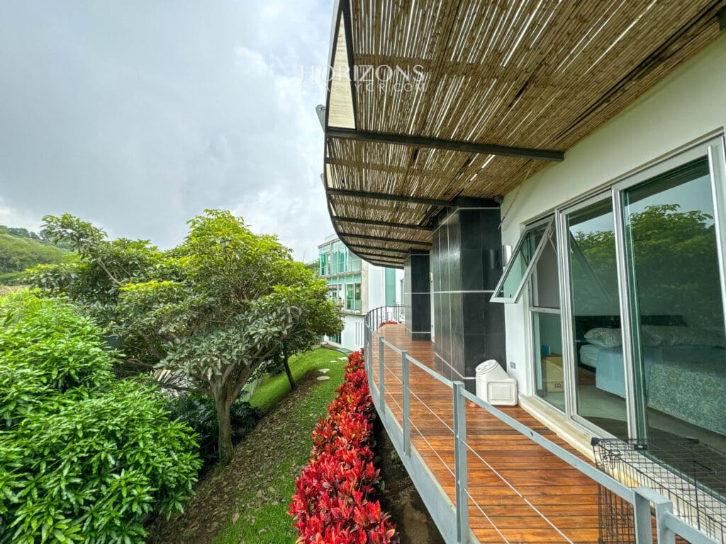 Casa Contemporánea en Eco Residencial Villa Real Elegancia y Lujo en Armonía con la Naturaleza nja1173