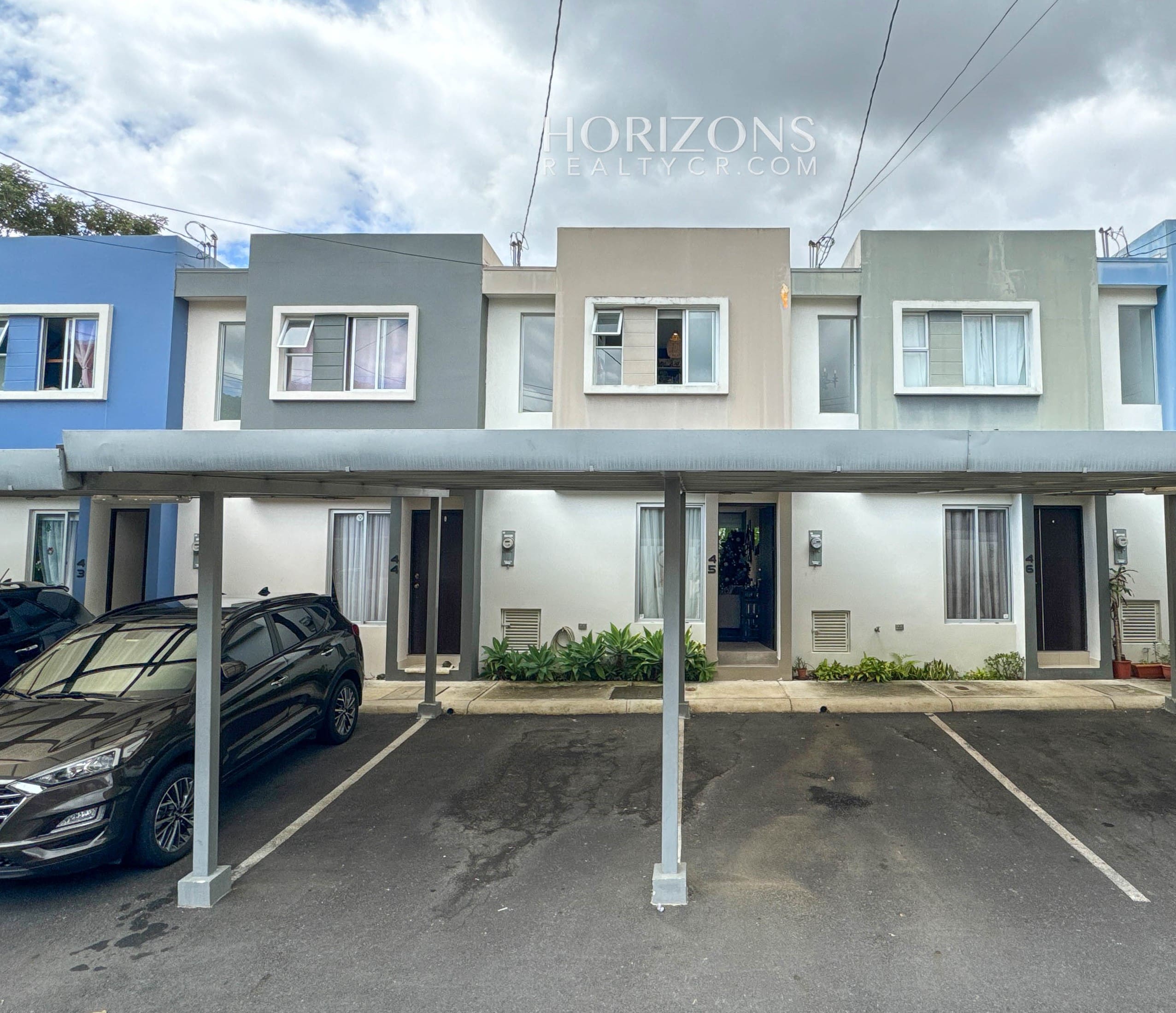 Se Vende Casa Con Patio en condominio Brisas del Bosque En San Diego Tres Rios nja1174