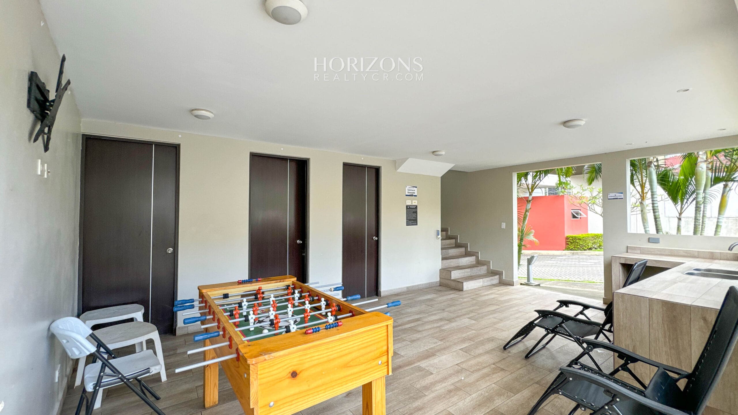 Se Vende Casa Con Patio en condominio Brisas del Bosque En San Diego Tres Rios nja1174