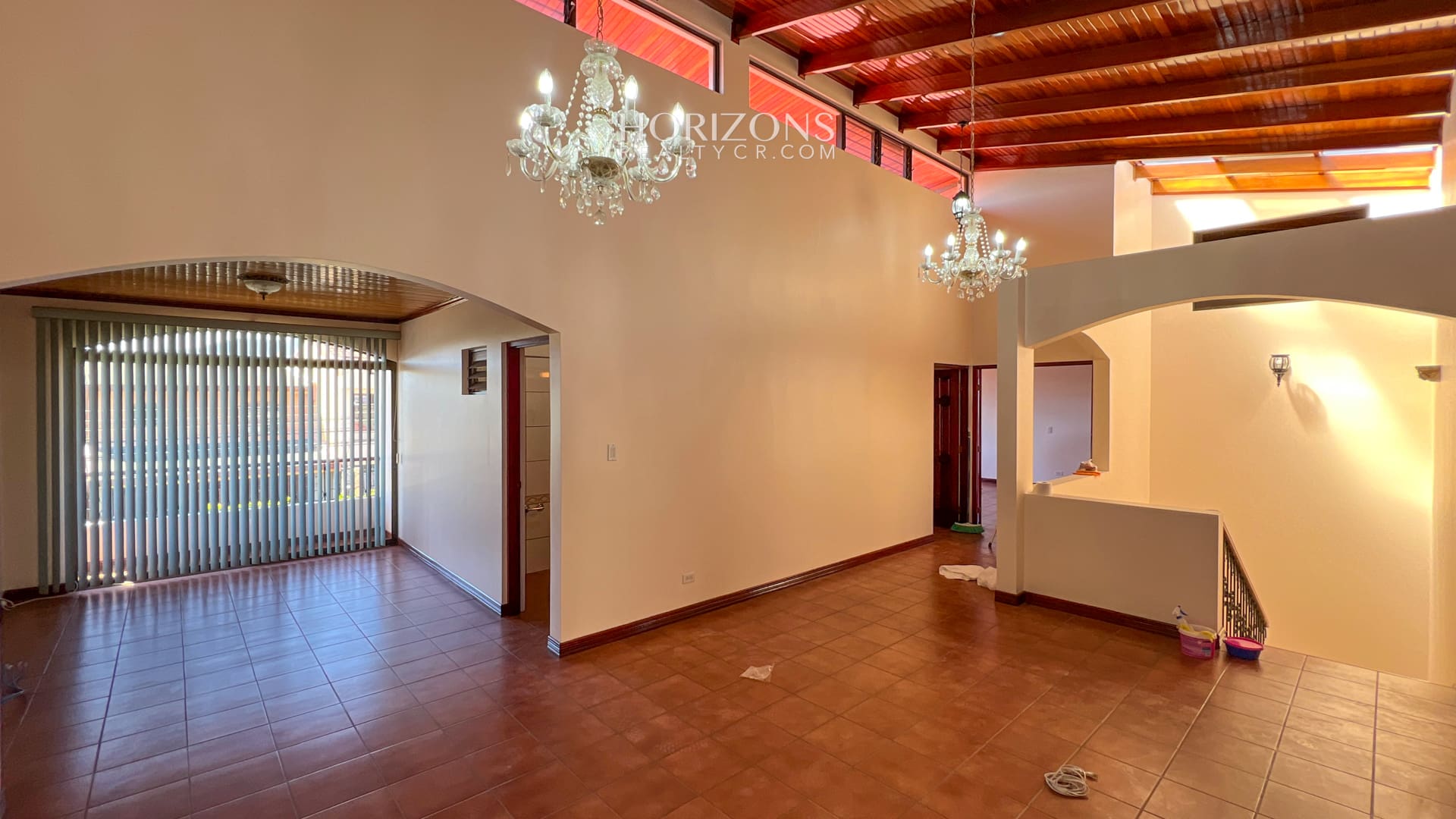 Se Vende Casa Independiente en San Pedro 5 Habitaciones Patio nja1010
