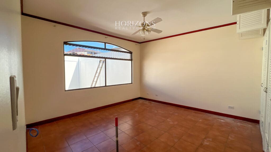 Se Vende Casa Independiente en San Pedro 5 Habitaciones Patio nja1010