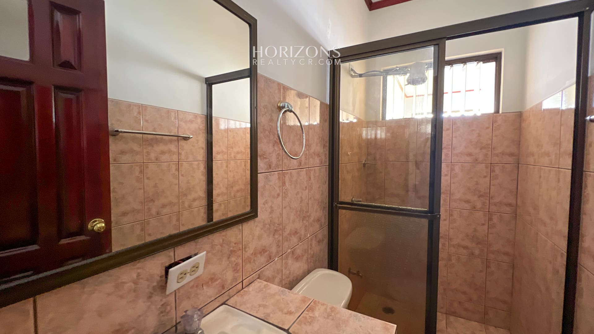 Se Vende Casa Independiente en San Pedro 5 Habitaciones Patio nja1010