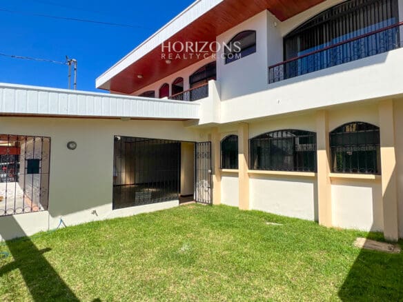 Se Vende Casa Independiente En San Pedro 5 Habitaciones Patio Nja1010