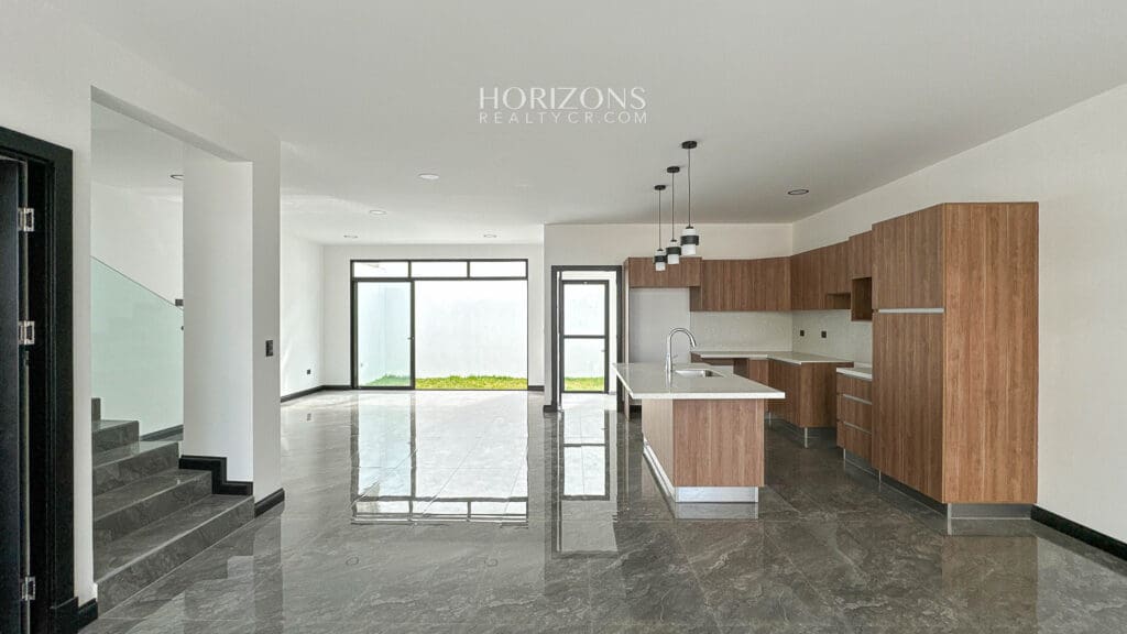 Estrene Moderna Casa en Venta Con 3 Habitaciones Amplias en Condominio Distrito San Juan nja1179