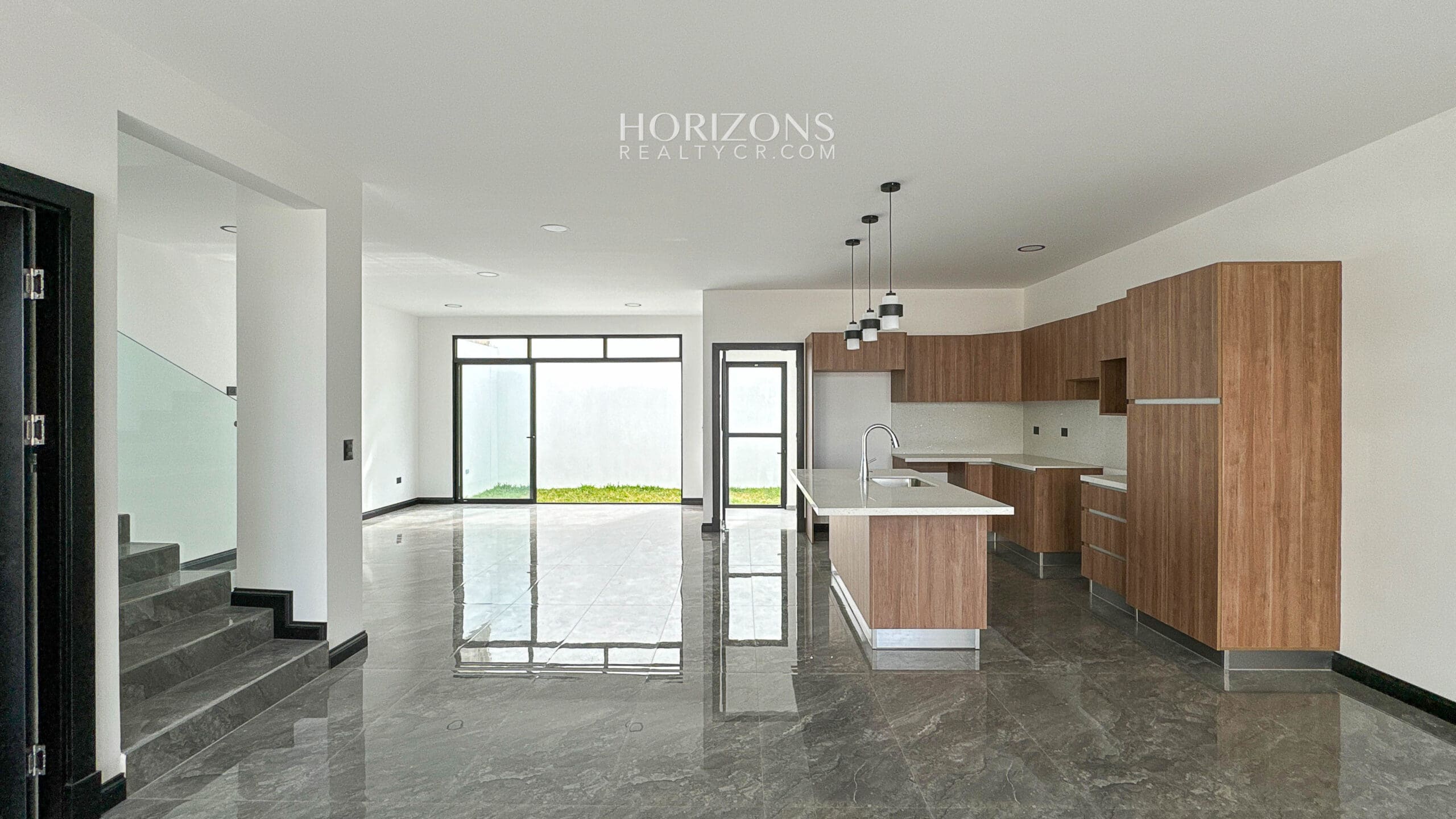 Estrene Moderna Casa en Venta Con 3 Habitaciones Amplias en Condominio Distrito San Juan nja1179