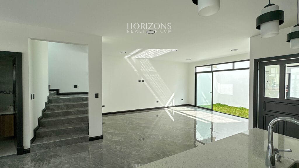 Estrene Moderna Casa en Venta Con 3 Habitaciones Amplias en Condominio Distrito San Juan nja1179