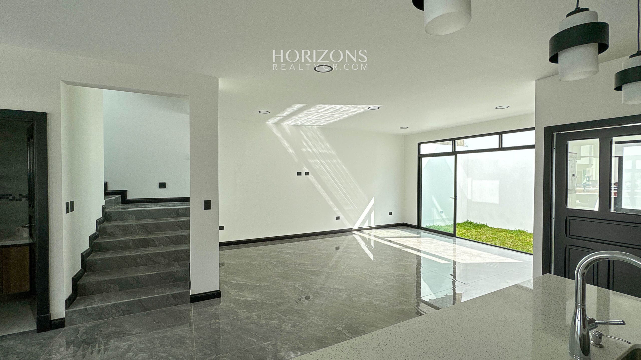 Estrene Moderna Casa en Venta Con 3 Habitaciones Amplias en Condominio Distrito San Juan nja1179