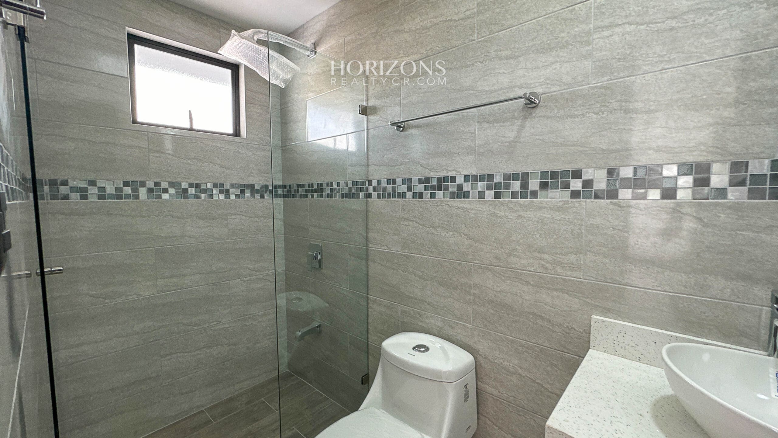 Estrene Moderna Casa en Venta Con 3 Habitaciones Amplias en Condominio Distrito San Juan nja1179