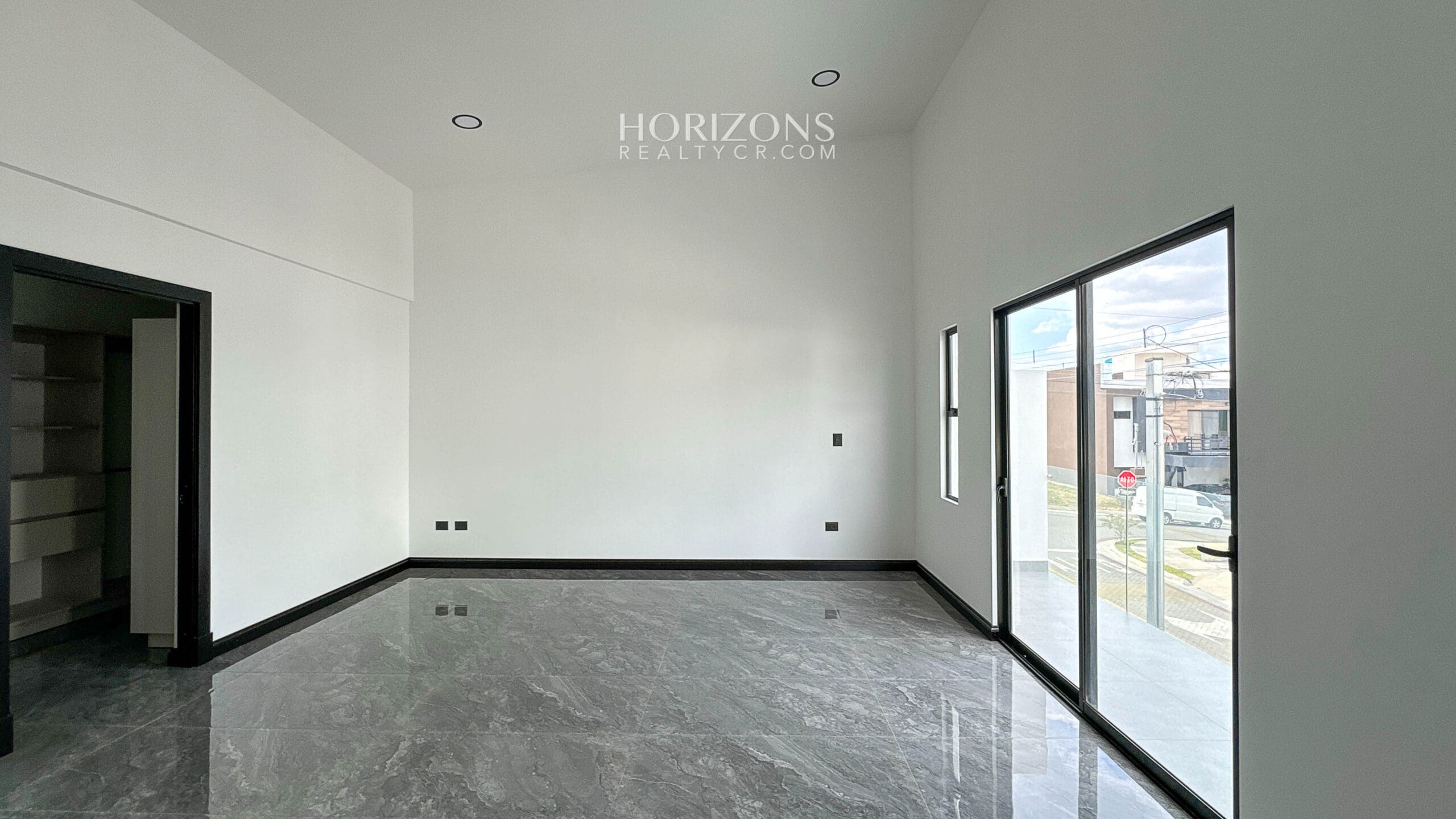 Estrene Moderna Casa en Venta Con 3 Habitaciones Amplias en Condominio Distrito San Juan nja1179