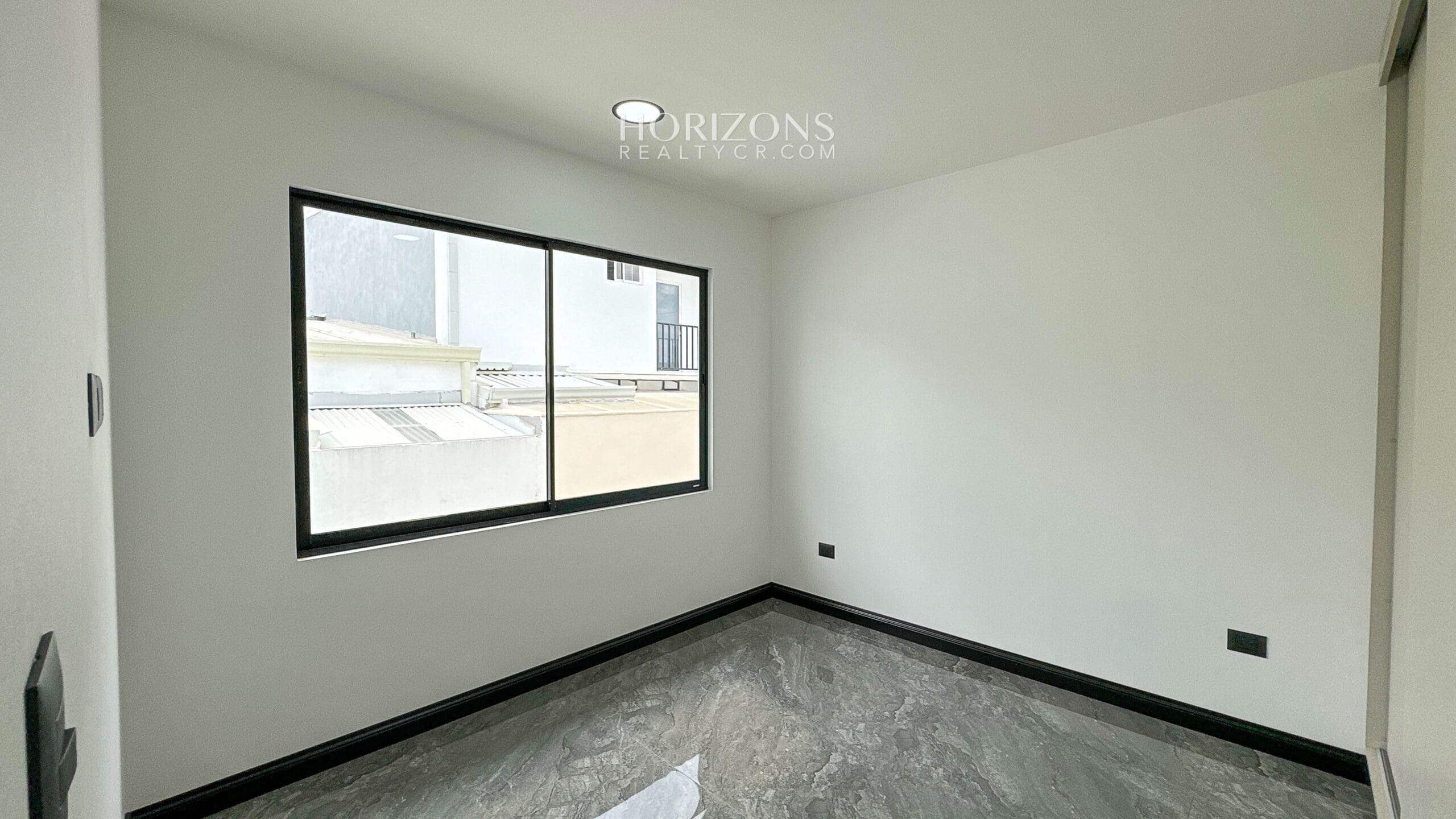 Estrene Moderna Casa en Venta Con 3 Habitaciones Amplias en Condominio Distrito San Juan nja1179