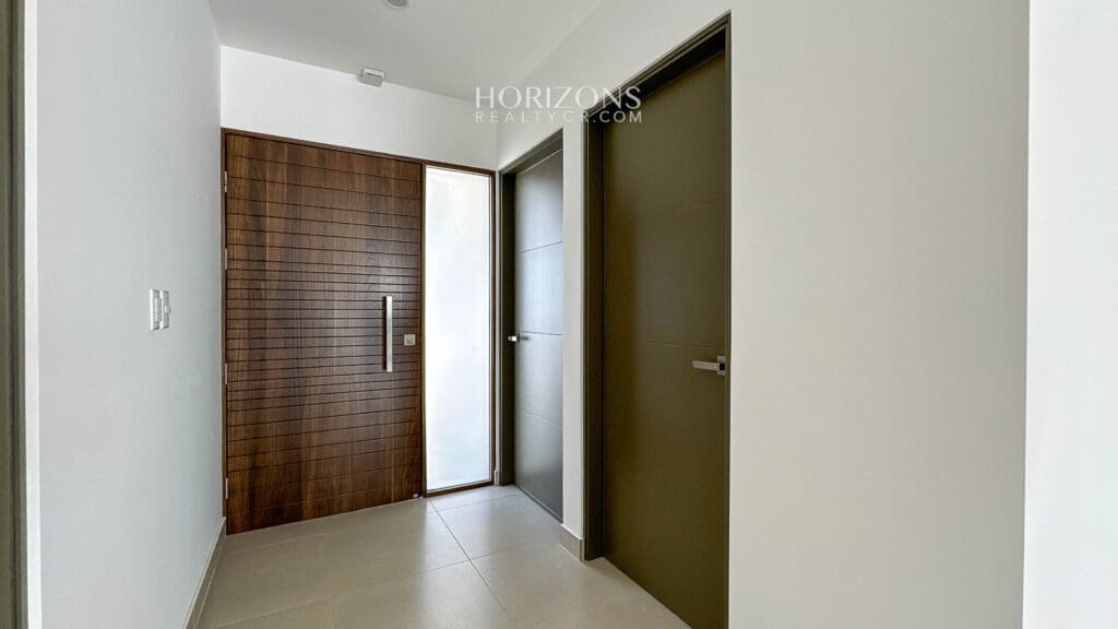 Casa Nueva con 4 Habitaciones 1 En Primer Nivel Condominio Distrito San Juan nja1180