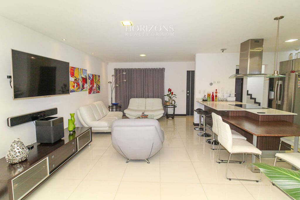 Casa Contemporánea Independiente 2 Habitaciones Acabados de Lujo Cerca de Ciudad del Este Curridabat Nja1181