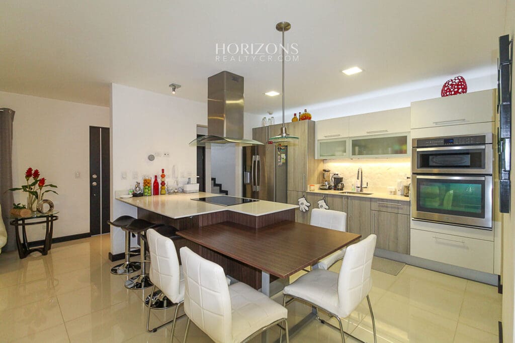 Casa Contemporánea Independiente 2 Habitaciones Acabados de Lujo Cerca de Ciudad del Este Curridabat Nja1181