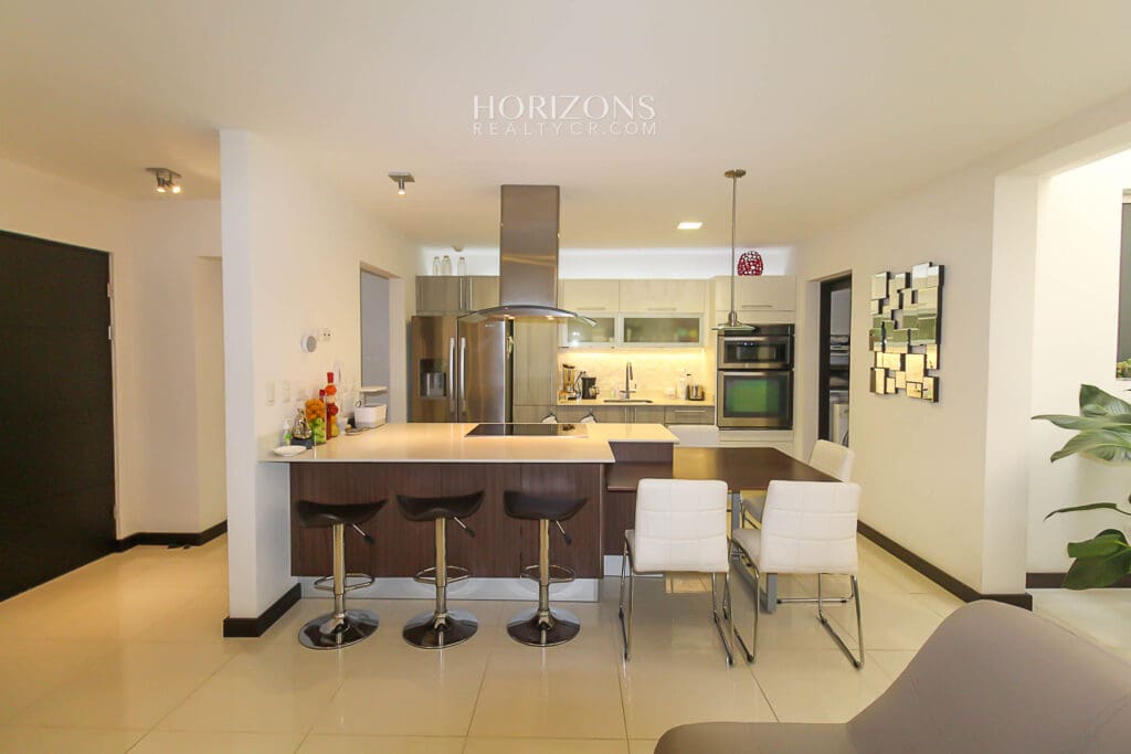 Casa Contemporánea Independiente 2 Habitaciones Acabados de Lujo Cerca de Ciudad del Este Curridabat Nja1181